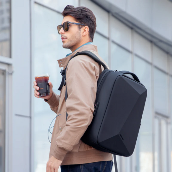Mochila Protector II Mark Ryden Expansível e Impermeável com Anti Furto Com Trava Tsa