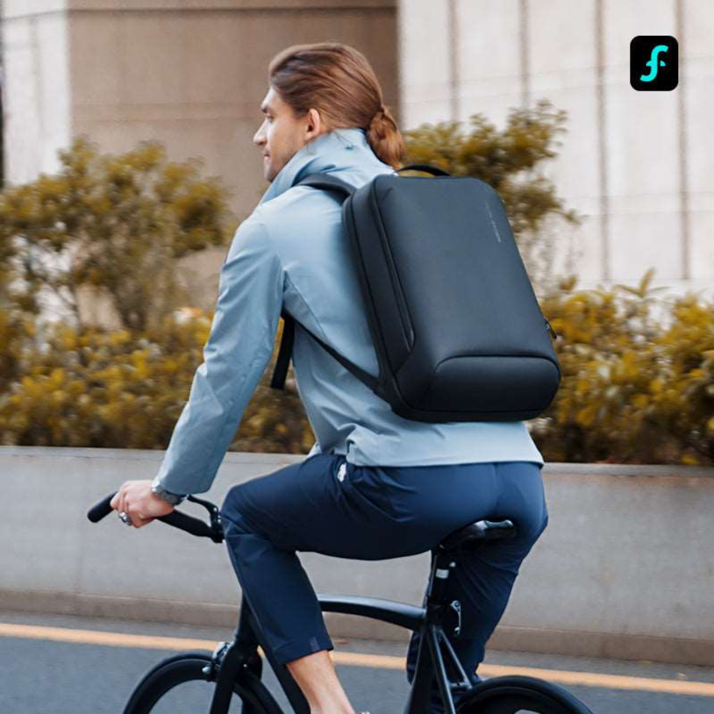 Mochila Profession Mark Ryden Slim para Notebook Impermeável com Porta USB