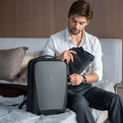 Mochila The Ratio Arc Apex Premium Executiva Eva Impermeável Para Notebook 15.6" Com Usb Mark Ryden