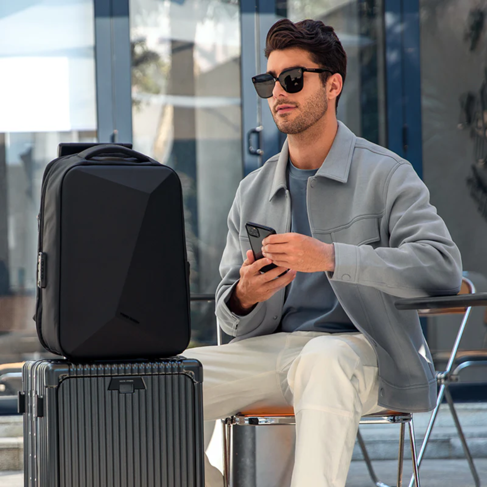 Mochila Protector I Mark Ryden para Notebook 15.6 com Trava Anti Furto TSA e porta Usb